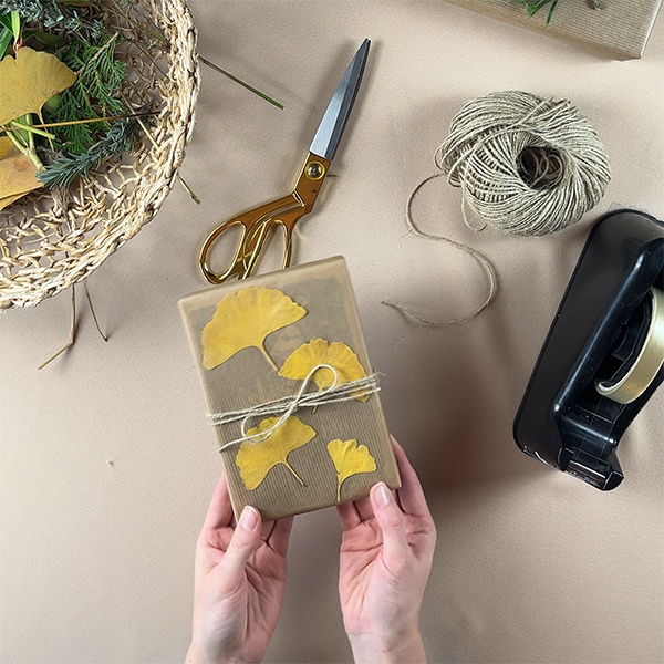 Eco-friendly gift wrapping ideas with ginko leaves